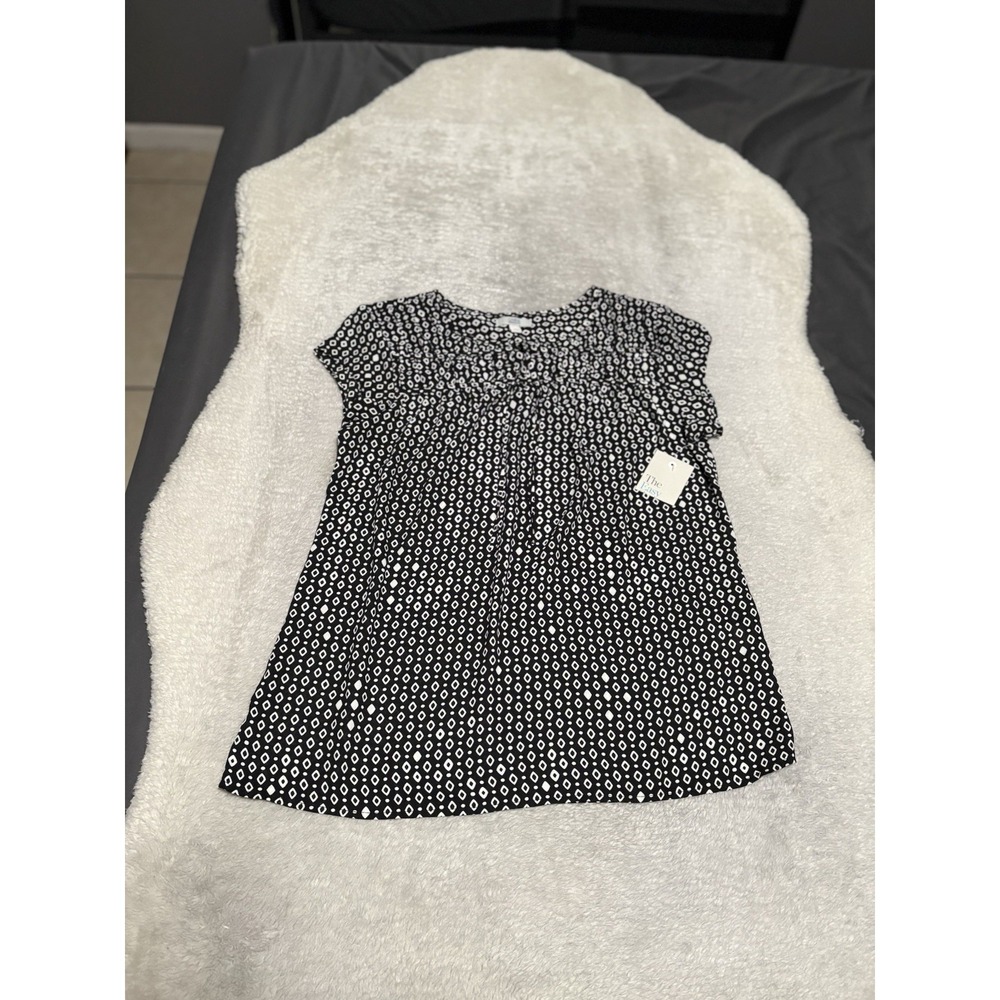 New Croft & Barrow Geometric Black White Blouse Size Medium Top Shirt